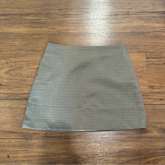 H&M Mini Skirt - Picture 2 of 4